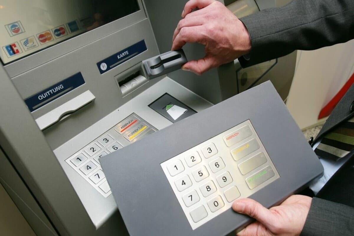 Hoe u een gemanipuleerde geldautomaat kunt herkennen