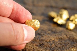 Een groep archeologen heeft een verborgen schat aan Keltische gouden munten